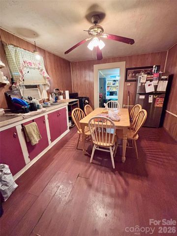 126 West Street, Ellenboro, NC 28040