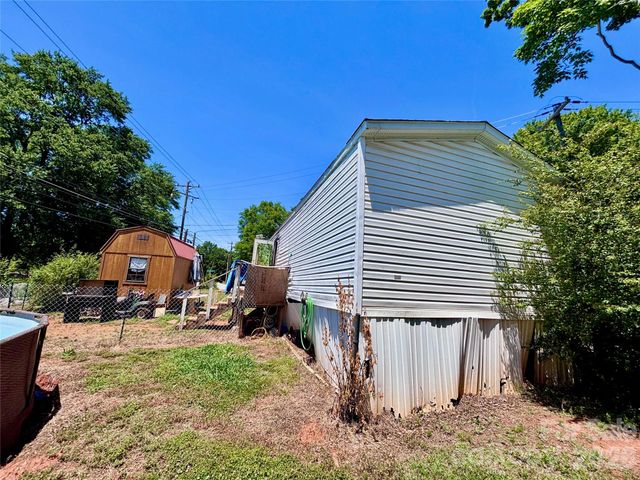 126 West Street, Ellenboro, NC 28040