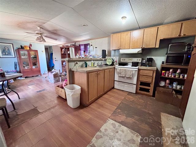 126 West Street, Ellenboro, NC 28040