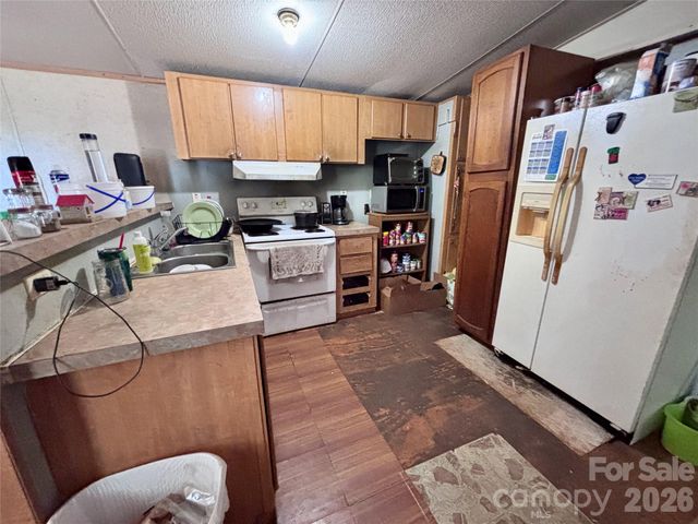 126 West Street, Ellenboro, NC 28040