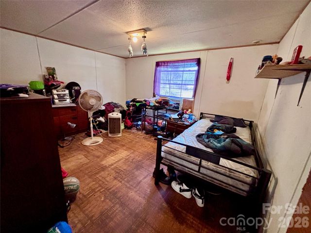 126 West Street, Ellenboro, NC 28040