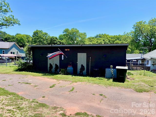 126 West Street, Ellenboro, NC 28040