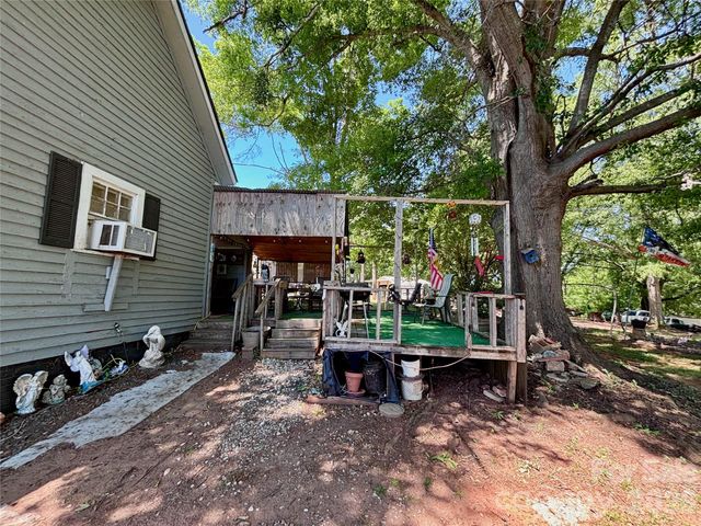 126 West Street, Ellenboro, NC 28040