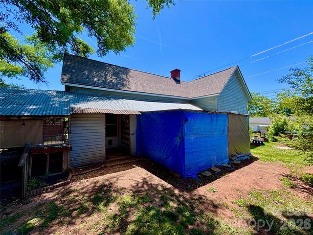 126 West Street, Ellenboro, NC 28040