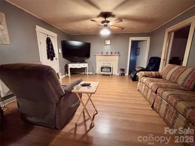 126 West Street, Ellenboro, NC 28040