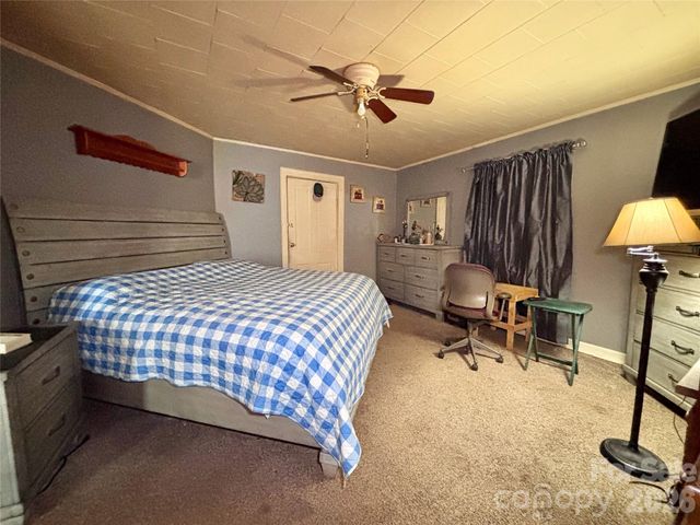 126 West Street, Ellenboro, NC 28040