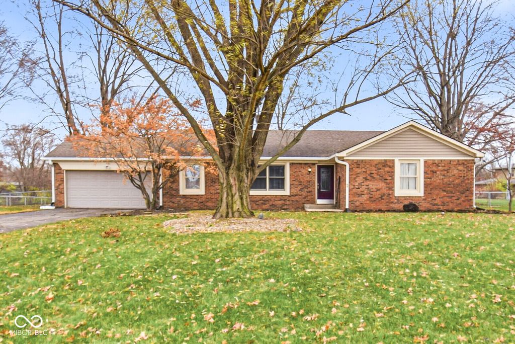 7102 W Meadows Lane, Greenfield, IN 46140