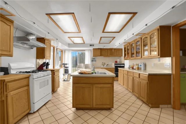 1412 S Frandale Ave, West Covina, CA 91790