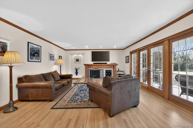 16 Beach Road, Northport, NY 11768