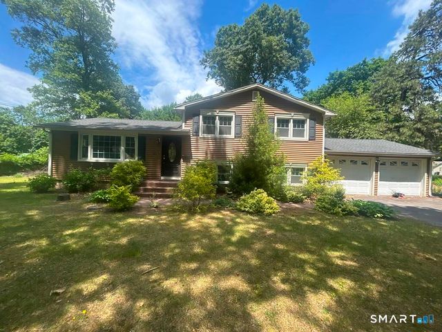 21 Larson Drive, North Haven, CT 06473