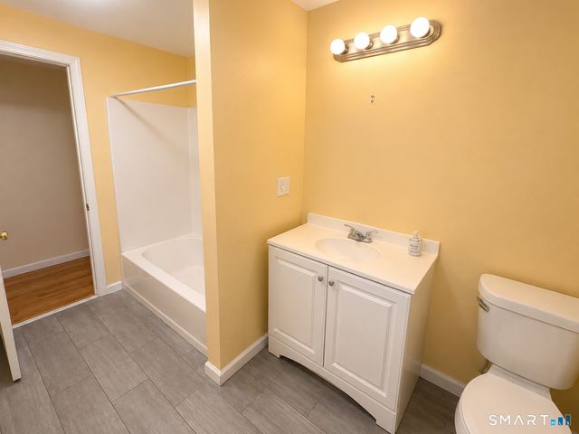 21 Larson Drive, North Haven, CT 06473