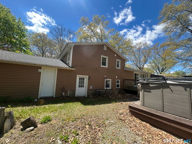 21 Larson Drive, North Haven, CT 06473