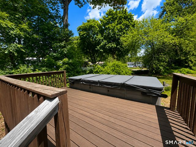 21 Larson Drive, North Haven, CT 06473