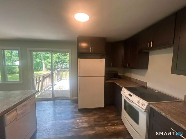 21 Larson Drive, North Haven, CT 06473