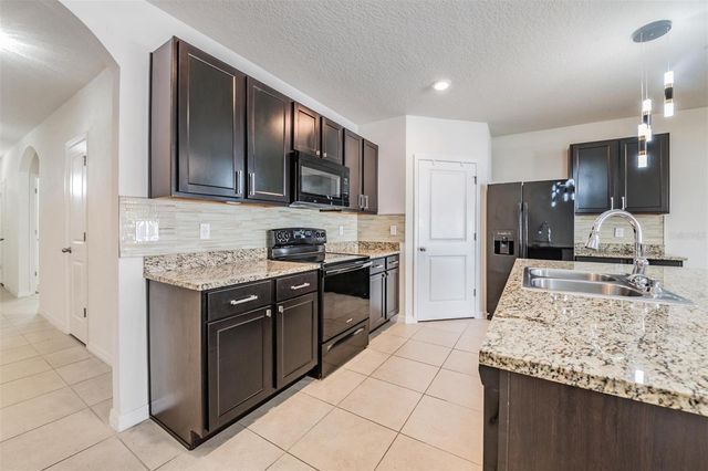 10210 GOLDEN LIGHT COURT, Riverview, FL 33578