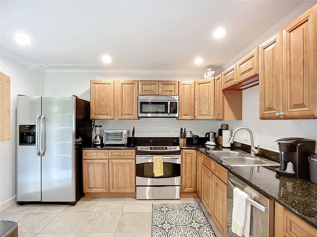 2220 BAHIA VISTA ST G4, Sarasota, FL 34239