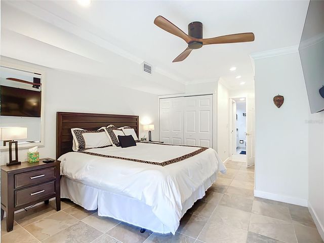 2220 BAHIA VISTA ST G4, Sarasota, FL 34239