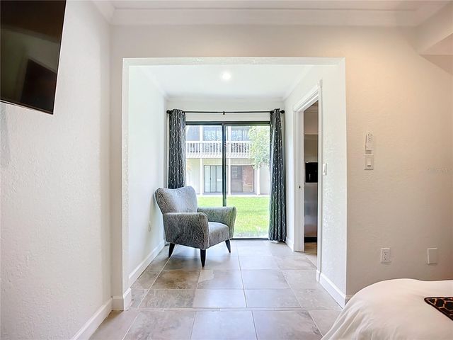 2220 BAHIA VISTA ST G4, Sarasota, FL 34239