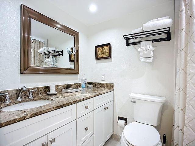 2220 BAHIA VISTA ST G4, Sarasota, FL 34239