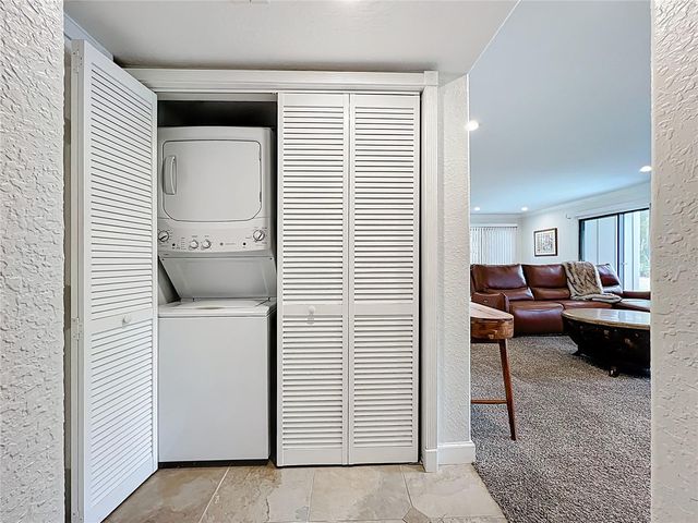 2220 BAHIA VISTA ST G4, Sarasota, FL 34239