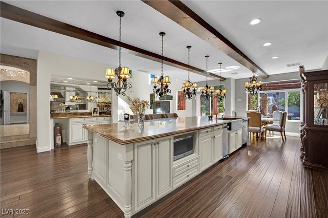 8817 Tierra Hope Court, Las Vegas, NV 89143