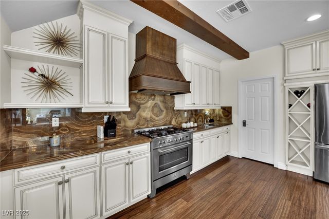 8817 Tierra Hope Court, Las Vegas, NV 89143