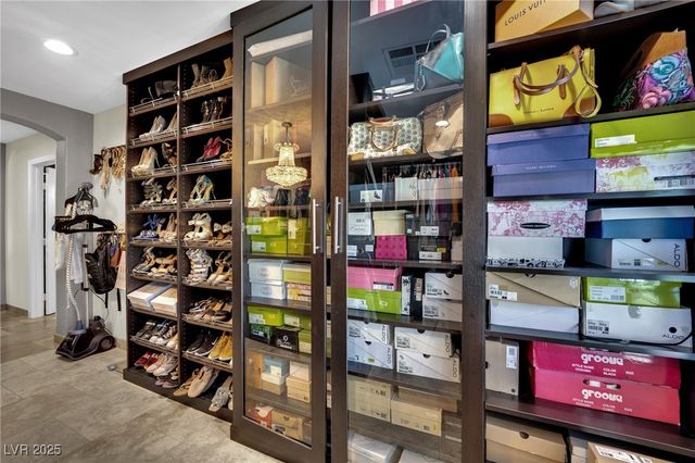 8817 Tierra Hope Court, Las Vegas, NV 89143