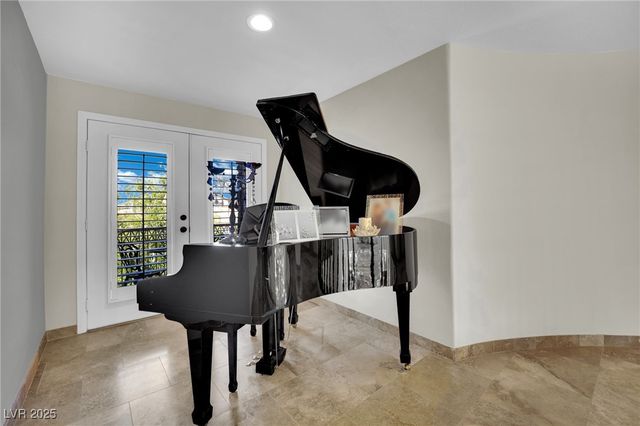 8817 Tierra Hope Court, Las Vegas, NV 89143