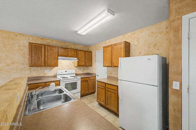 7457 W SAN MIGUEL Avenue, Glendale, AZ 85303