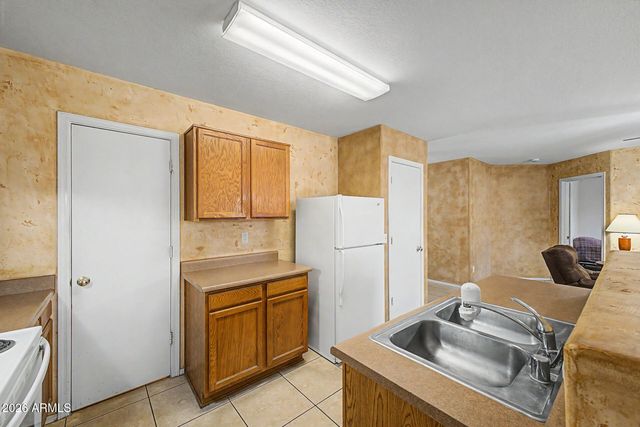 7457 W SAN MIGUEL Avenue, Glendale, AZ 85303