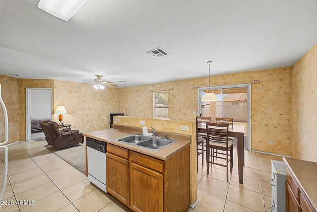 7457 W SAN MIGUEL Avenue, Glendale, AZ 85303