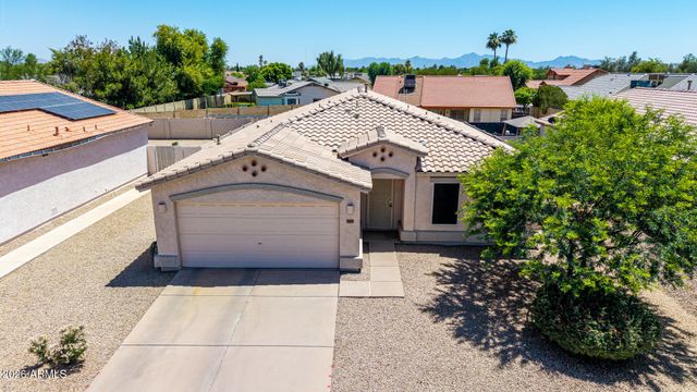 7457 W SAN MIGUEL Avenue, Glendale, AZ 85303