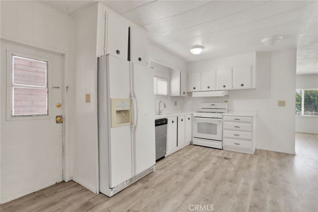 19242 Westlawn Street, Hesperia, CA 92345