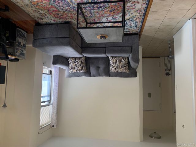 32-60 43rd Street 2R, Astoria, NY 11103