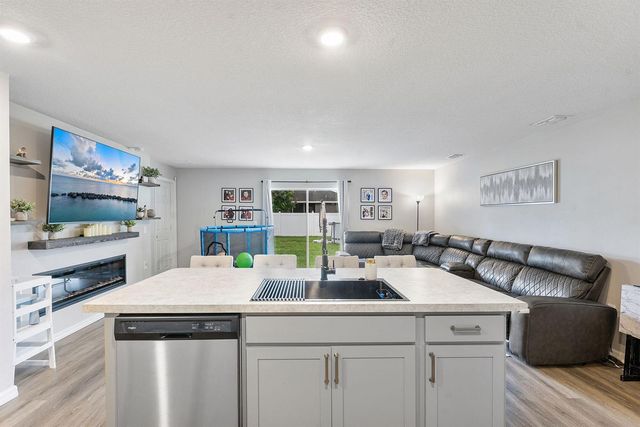 1556 SW Crater Avenue, Port St. Lucie, FL 34953