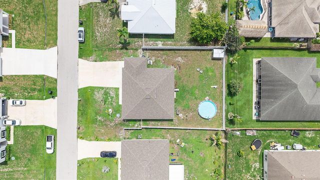 1556 SW Crater Avenue, Port St. Lucie, FL 34953