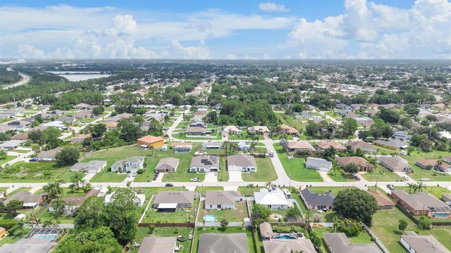 1556 SW Crater Avenue, Port St. Lucie, FL 34953