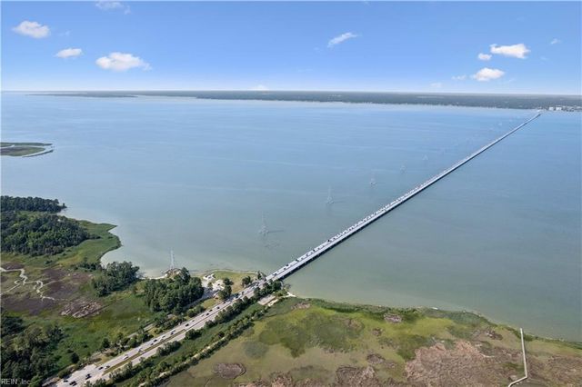 1314 Wharf Hill DR, Smithfield, VA 23430