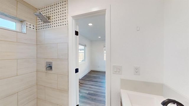 105 Pleasant St, Modesto, CA 95354