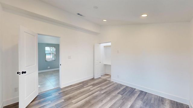 105 Pleasant St, Modesto, CA 95354