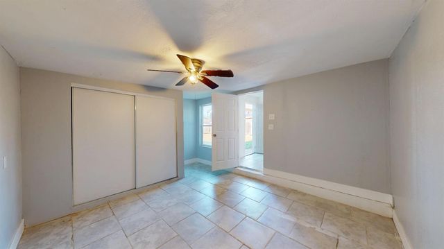 105 Pleasant St, Modesto, CA 95354