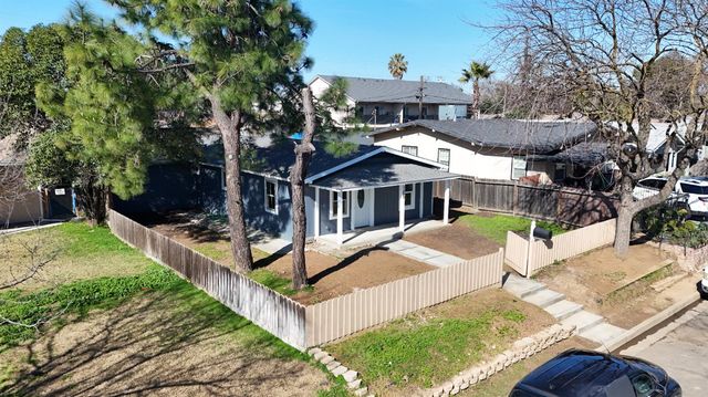 105 Pleasant St, Modesto, CA 95354