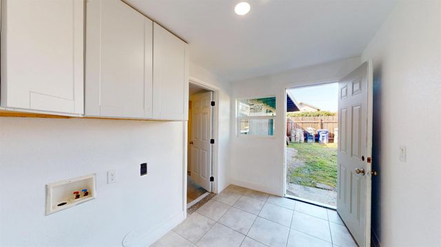 105 Pleasant St, Modesto, CA 95354