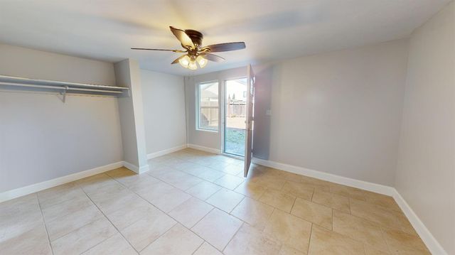 105 Pleasant St, Modesto, CA 95354