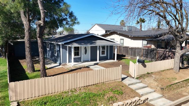 105 Pleasant St, Modesto, CA 95354
