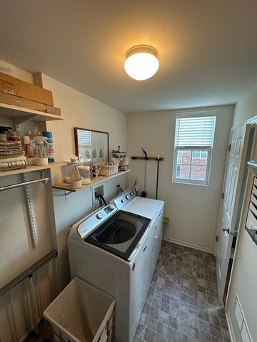 15371 Sheffield Square Parkway, Orland Park, IL 60462