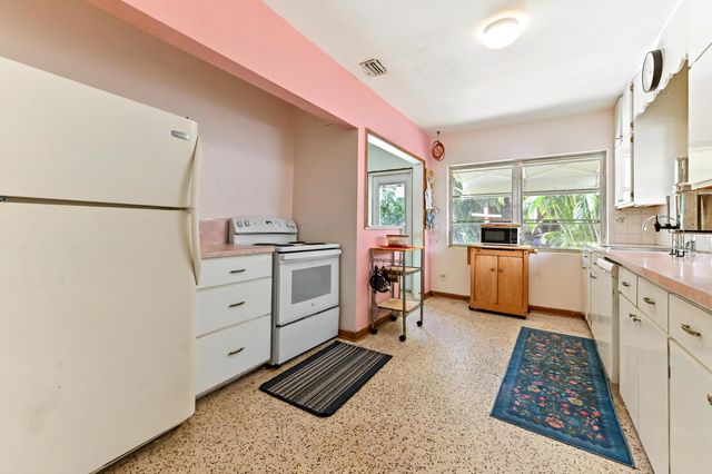 411 N Lakeside Drive, Lake Worth Beach, FL 33460