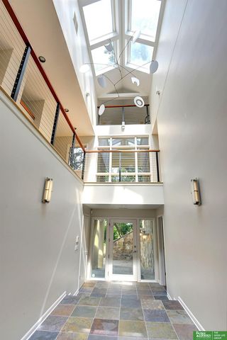 6018 Country Club Oaks Plaza, Omaha, NE 68152