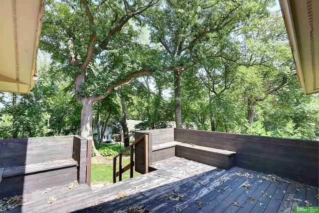 6018 Country Club Oaks Plaza, Omaha, NE 68152