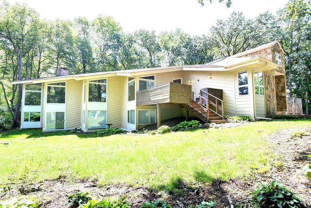 6018 Country Club Oaks Plaza, Omaha, NE 68152